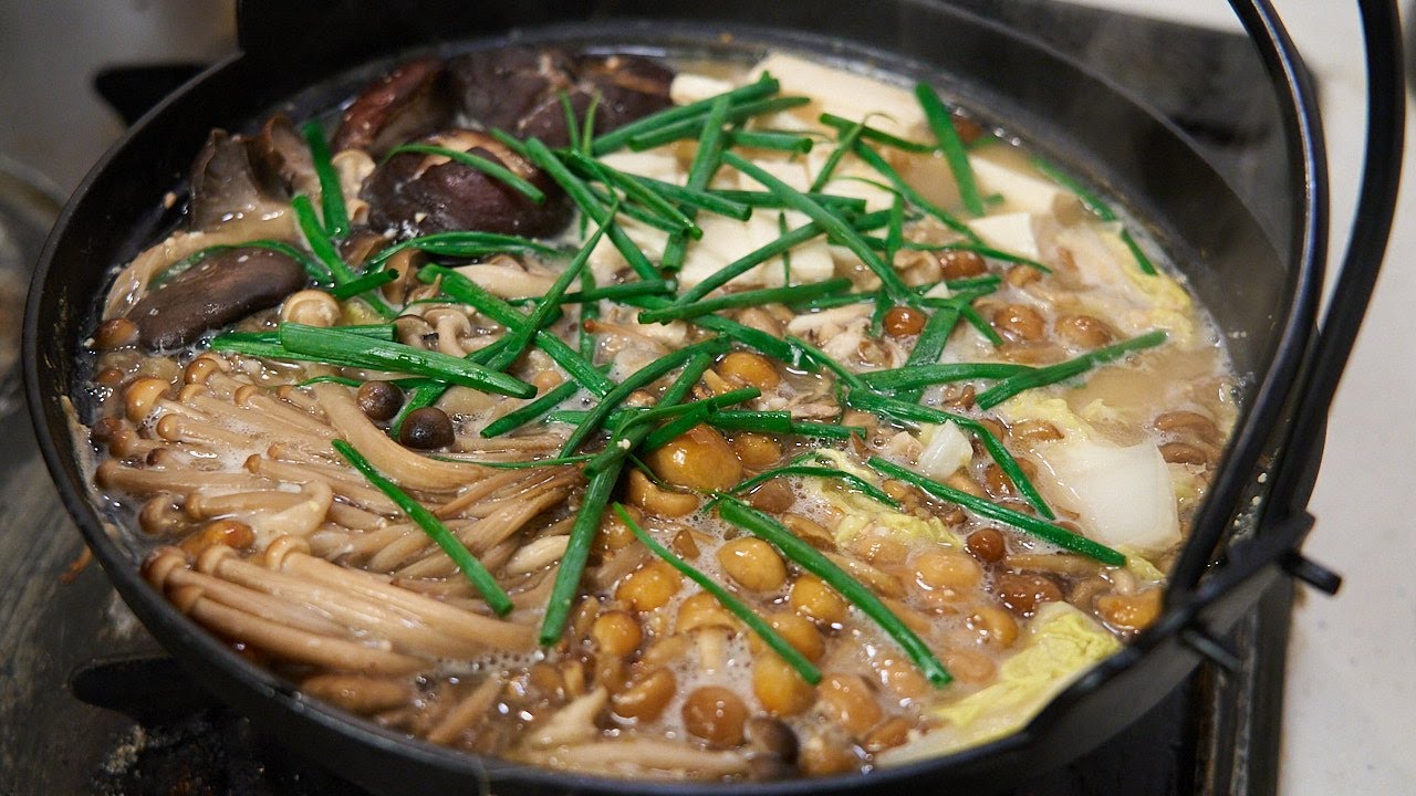 キノコ鍋にあれをぶち込むと飛びます【納豆きのこ鍋】 - yRecipes